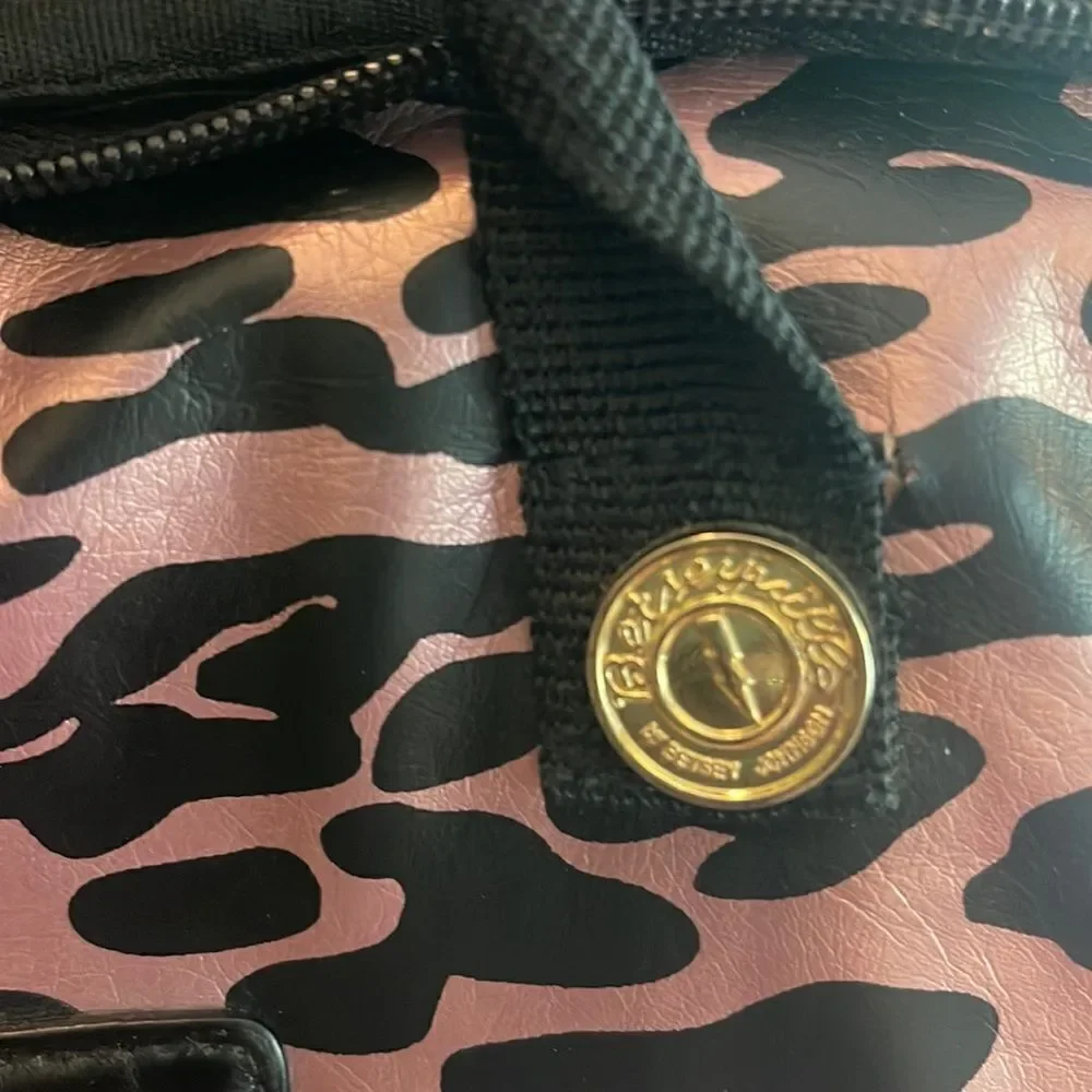 Betsey johnson betseyville pink satin leopard/cheetah laptop bag-case
